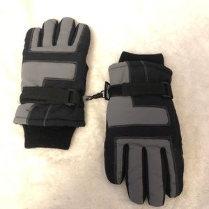 Waterproof winter gloves